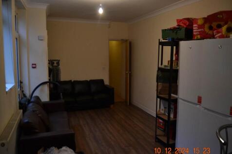 Mackintosh Place, Roath, Cardiff photo 5