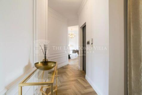 lora the lake como villa- via don gnocchi