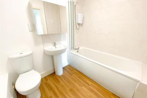 Bathroom 2.jpg