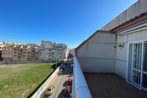 La Mata apartment just 200m to beach