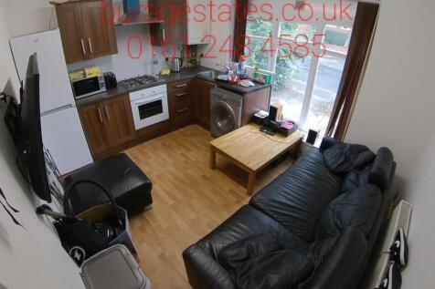 Well-presented open-plan living area with a com...