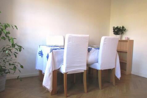 Stylish, relaxed dining.jpg