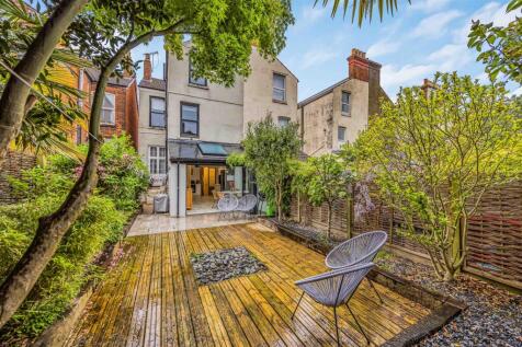 106 Saint Andrews Road, Southsea-Small-PorticoMark