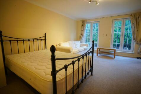 Goldfinch Close, Loughborough photo 4