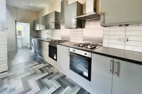 7-bed semi-detached on Norman Road, Manchester, Greater Manchester, M14, £3,640/mo