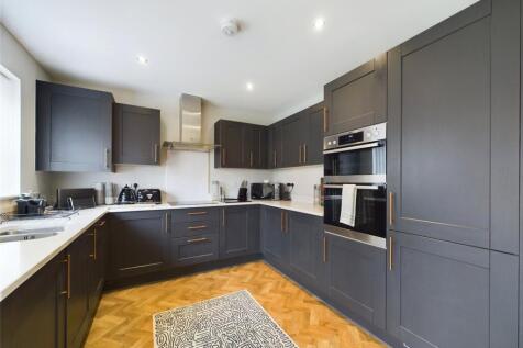 Milliner Crescent, Churchdown, Gloucester, Gloucestershire, GL3 photo 3