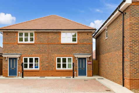 Cranleigh, GU6 - property photo