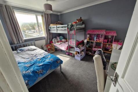 Leaholme Gardens, Whitchurch, Bristol, Bristol City photo 5