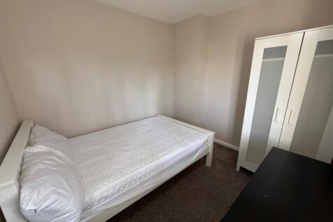 4 Bedroom House share- Middleton Boulevard NG8 1FX photo 5