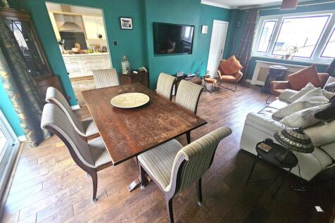 Living-Dining (3).jpg