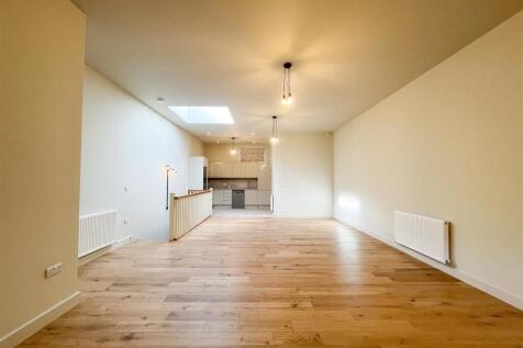 OPEN PLAN LIVING SPACE
