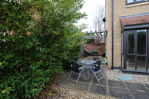 18 Eskdale garden2