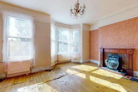 Flat B, 21 Meteor Street, Battersea, London, SW11 5NZ