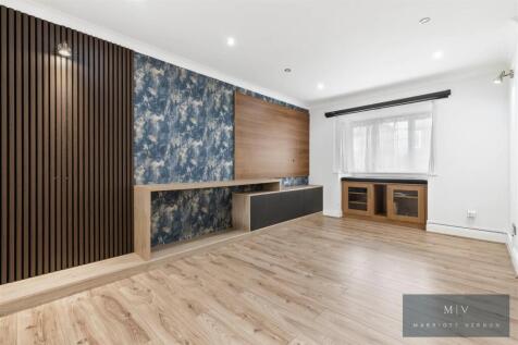 Blossom Close, South Croydon photo 4