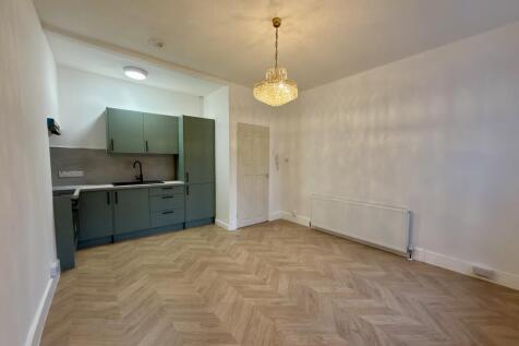 Kitchen / Lounge