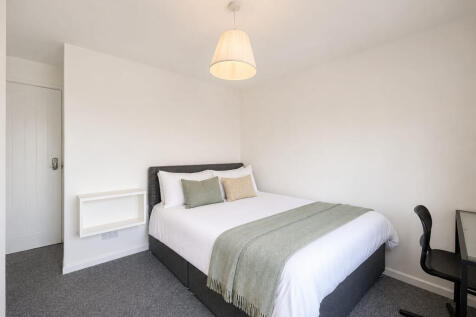 Berkeley Close, Downend photo 5
