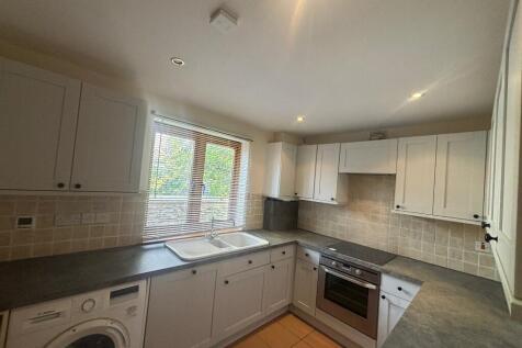 St. Mary Street, Chippenham, Wiltshire, SN15 photo 3