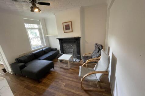 Living Room (2)
