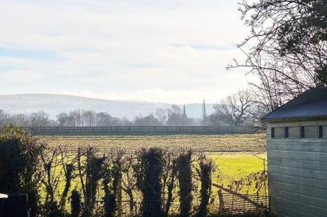 Rear Countryside Vie