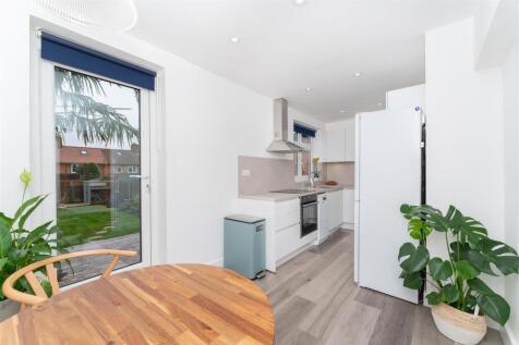 36 Stephenson Kit Diner.jpg