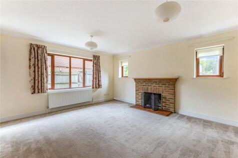 Badshot Lea Road, Badshot Lea, Farnham, Surrey, GU9 photo 4