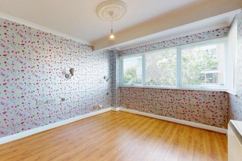 24 Winston Close, Romford, Essex, RM7 8LL