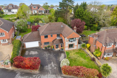 ALBERTINE CLOSE