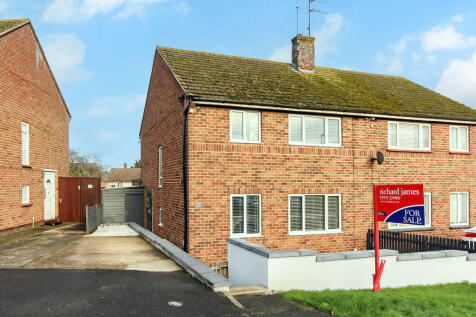 Wellingborough, NN8 - property photo