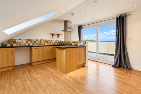Seapoint Apartments,  Trebarwith Crescent photo 3