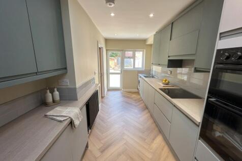 14 Alexandra Road, Leamington Spa photo 4