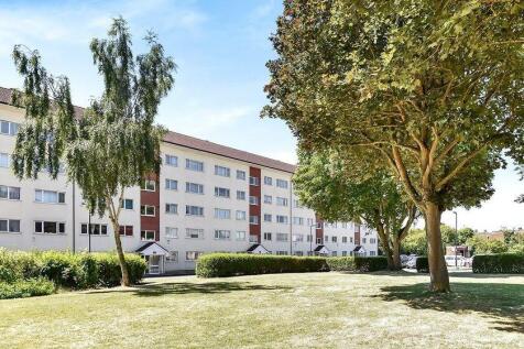 Three Bedroom Flat For Sale in Byron Way, Northol