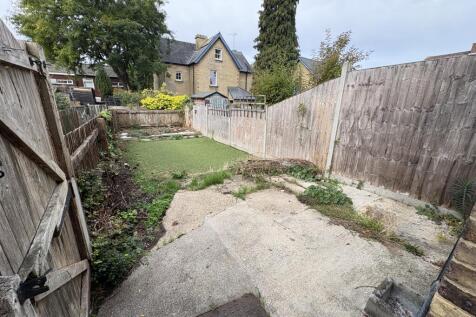 Broadway Avenue, HARLOW photo 5