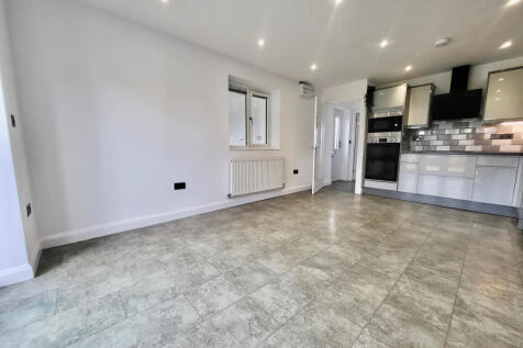 Stanshawe Crescent, Yate, Bristol photo 4