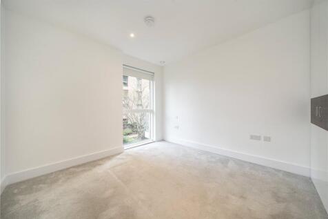 Pegler Square, Kidbrooke Village, London, SE3 photo 4