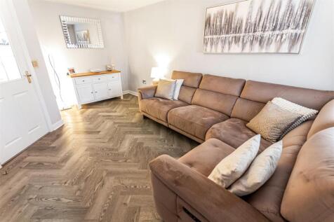 Living Room (1).jpg