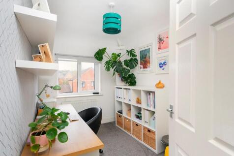 6B7RBR - Bedroom J.jpg