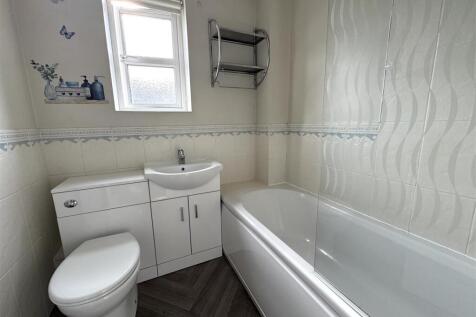 Wells Court, Mapplewell, Barnsley photo 4