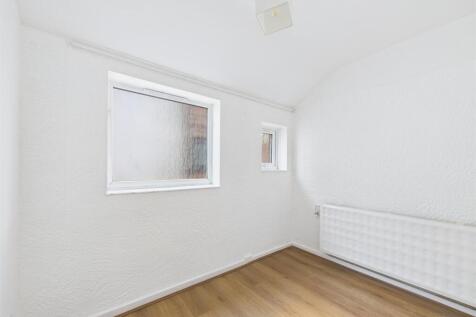 CAM03604G0-PR0173-STILL024.jpg
