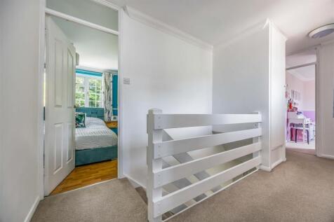 6 Mallow Close, Purbrook-Small-PorticoMarketing-Ne