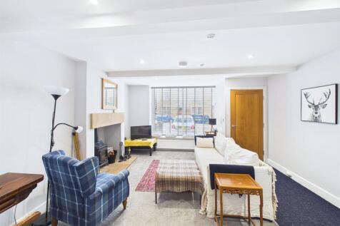 Living Room 1.jpg