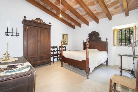 TRADITIONAL MALLORCAN POSSESSION WITH INCREDIBLE VIEWS