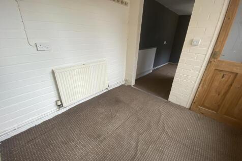 Mesnes Green, Lichfield, WS14 9AB photo 5