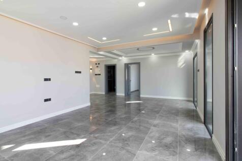 3-bedroom contemporary designed LUXURY villa + private swimming pool + underfloor heating infrastructure + cinema room Image 9999 4