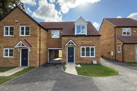 The Woodford-moorland-green.jpg