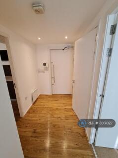 The Grove, Stratford, E15 photo 4