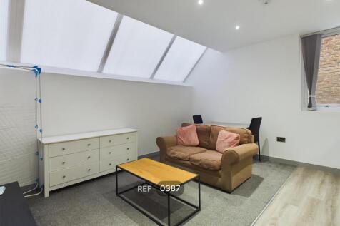 Kitchen &amp; Living area