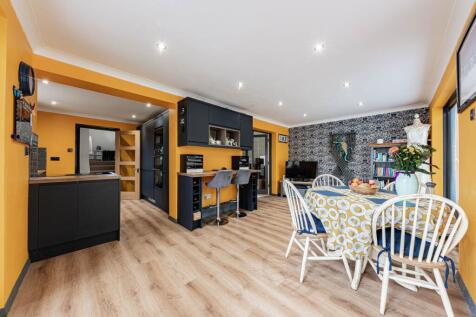 Dining Room (1)