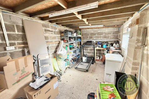 IMG-20250904-WA00...