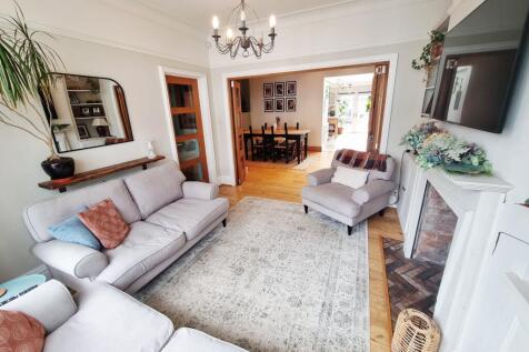 Lounge Open Plan ( ith Bi folding Doors)