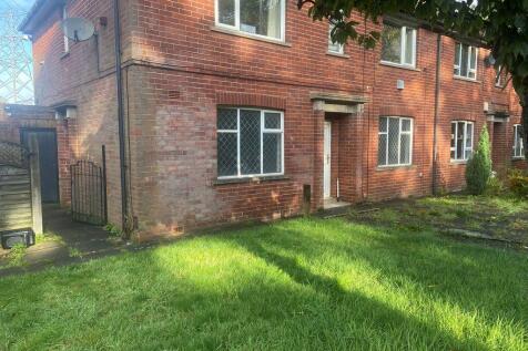 2-bed flat on Manchester Road Castleton , £795/mo